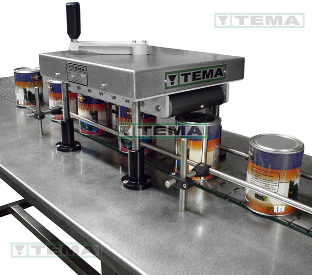 Tapadora,TR8,alimentador de tapas,ordenador de tapas,cargador de tapas,elevador de tapas,Tema SRL,Industria del Packaging